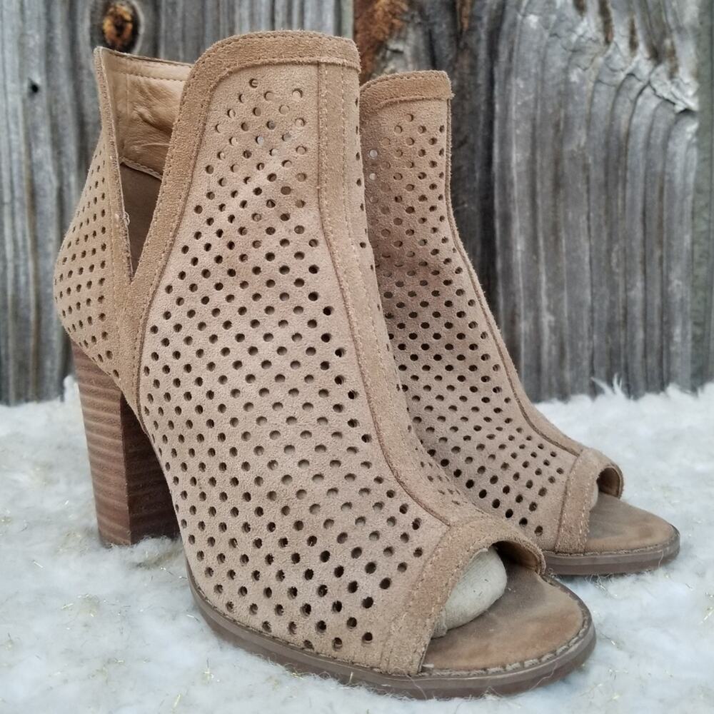 Tan Heeled Booties Lucky Brand Larise Size 5.5 Suede Leather Open Toe Notch Side